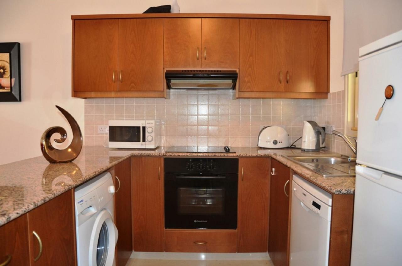 Ground Floor One Bedroom Apartment B2, 3 Pools, Free Wifi Peyia Exterior foto